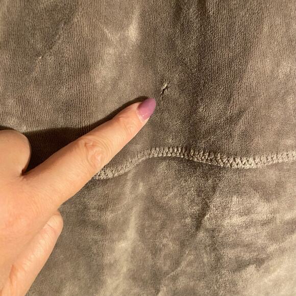 Soft Surroundings Brown V-Neck Velour Cozy Long Sleeve Sweater Women size Medium - Picture 9 of 9